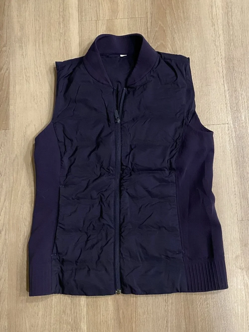 Lululemon Zip Front Vest Navy Blue Size 8 Medium Athletic Layer Goose Down
